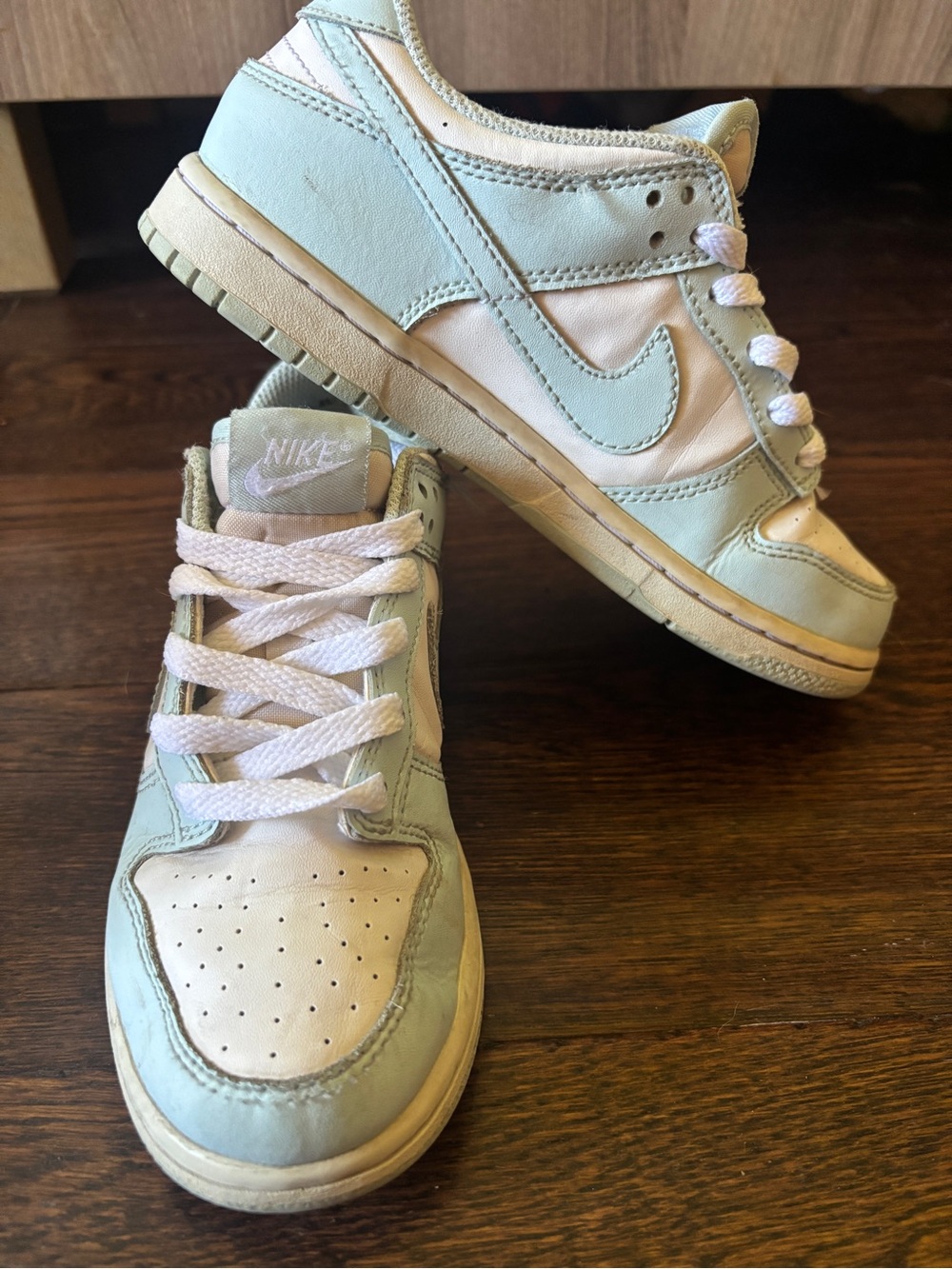 Nike Kids Low-Top Sneakers in Light Blue and White